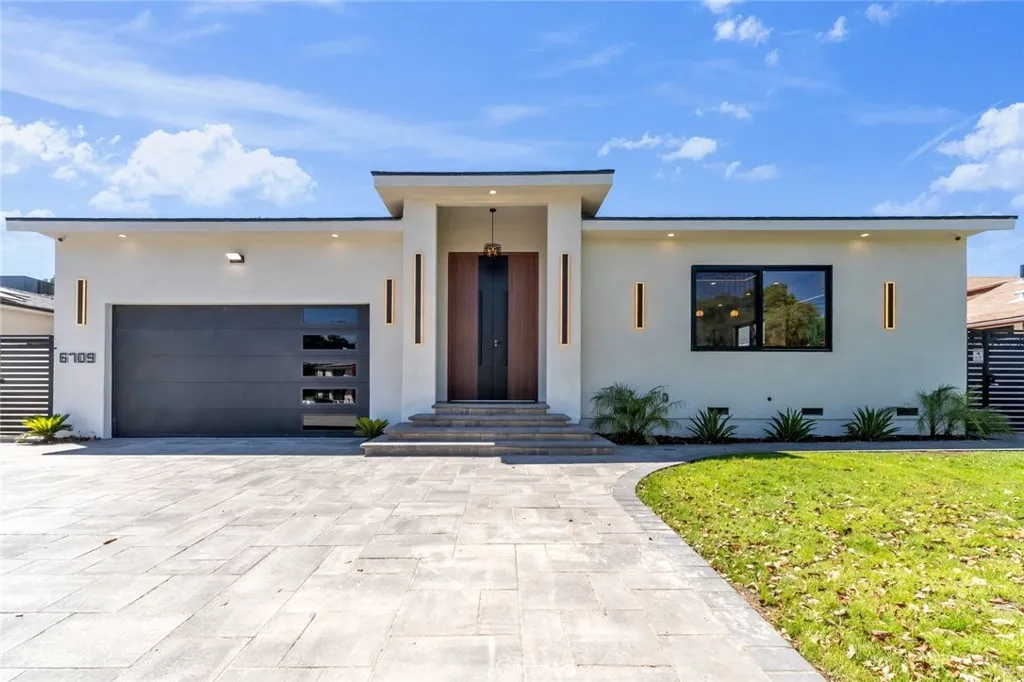 North Hollywood, CA 91606