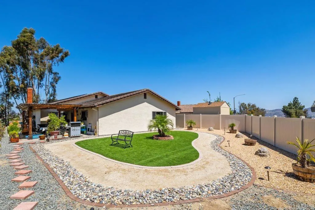 https://cdn.realtyfeed.com/cdn/127/307066678/6b9ca2eb41d2200892d65f2a1997698c.webp