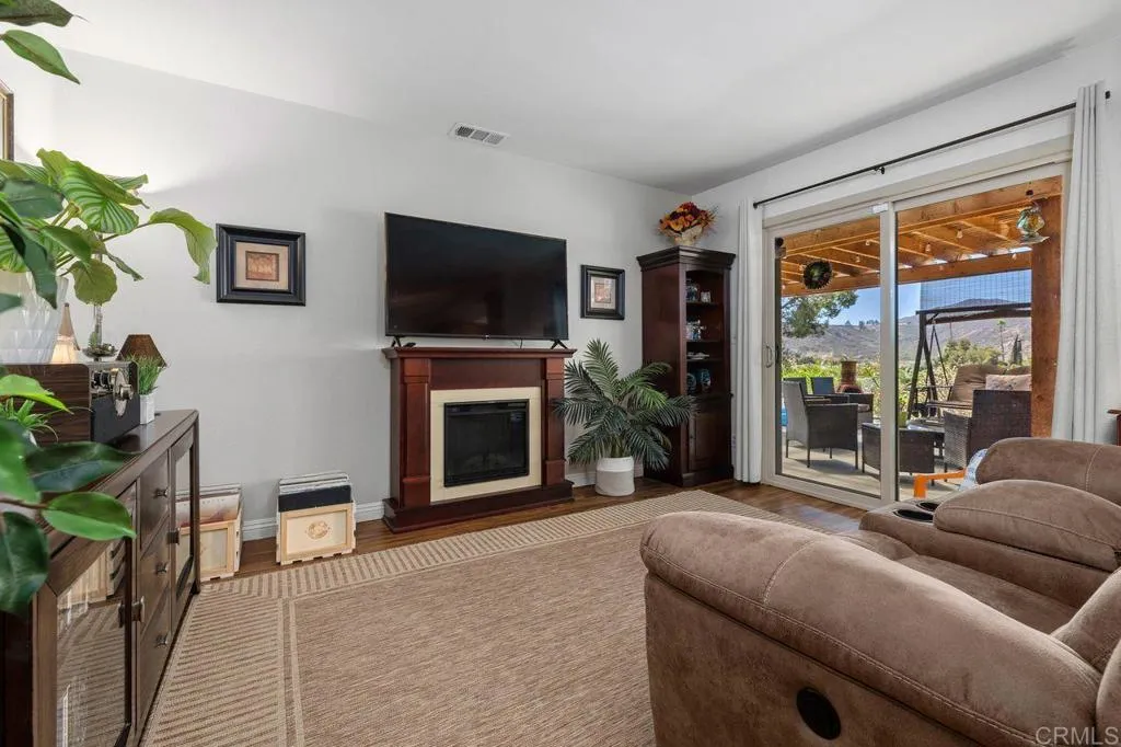 https://cdn.realtyfeed.com/cdn/127/307066678/b068c13442ea2161c3faeaa2f513ca52.webp