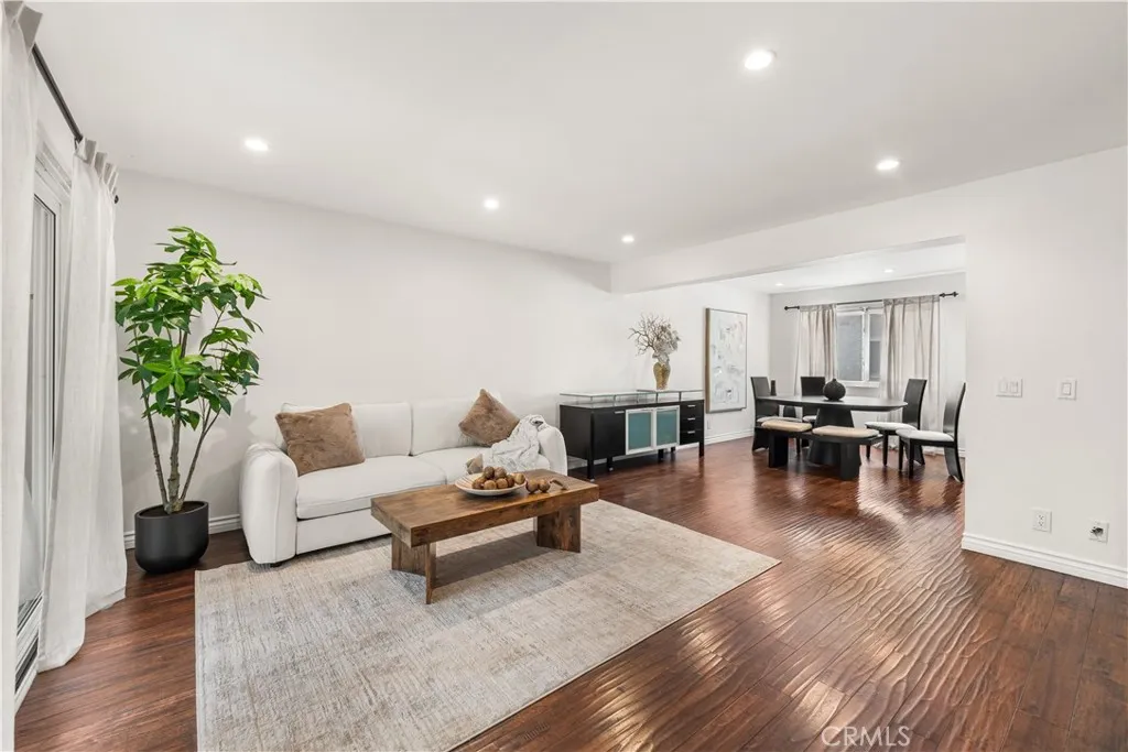 Tarzana, CA 91356