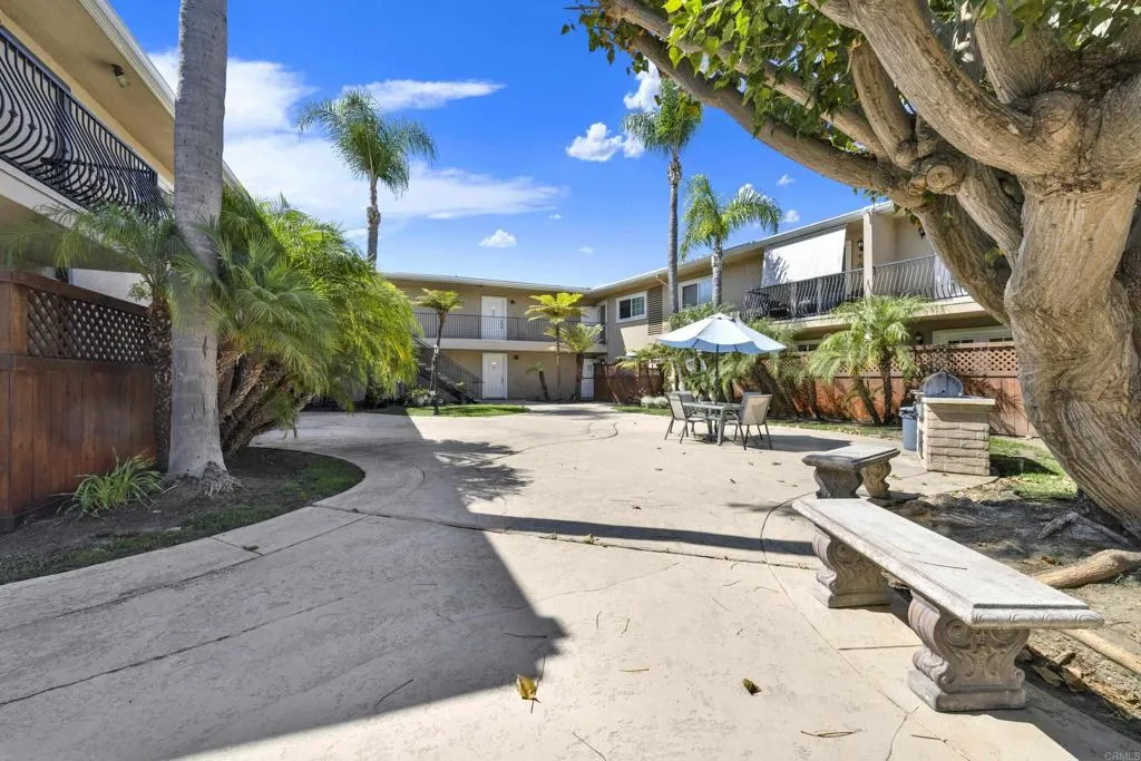 https://cdn.realtyfeed.com/cdn/127/307066703/39b788181d7f80afae826191beaa1cba.webp