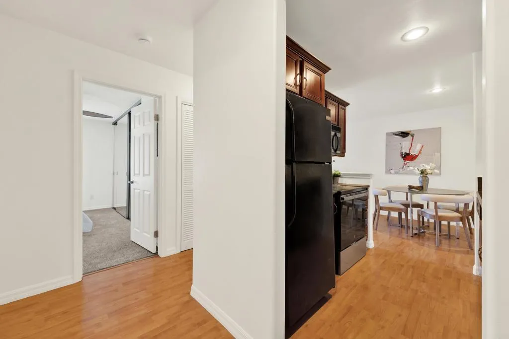 https://cdn.realtyfeed.com/cdn/127/307066703/669b8d1bcb58dbefaa70aba55fa9aabd.webp