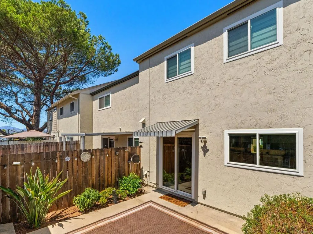 https://cdn.realtyfeed.com/cdn/127/307066708/0c0b1c66248a422a453f5c1c4add1158.webp