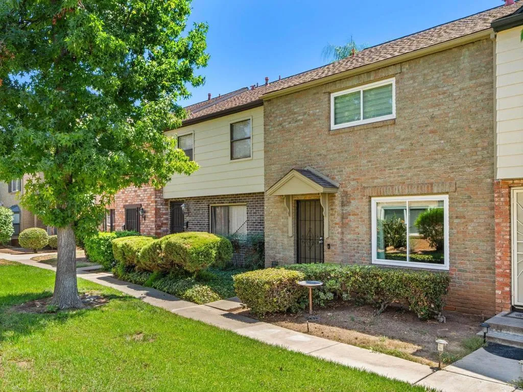 1253 N Mollison Avenue Unit D, El Cajon, CA 92021 - Photo 2 of 36, El Cajon, CA