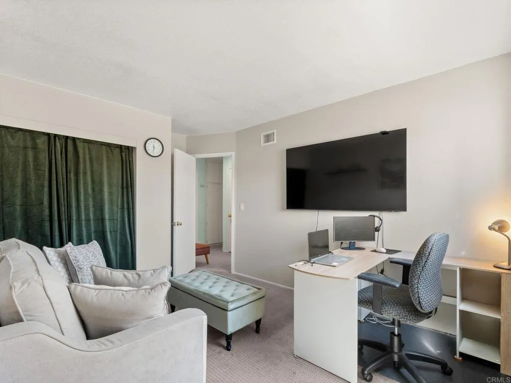https://cdn.realtyfeed.com/cdn/127/307066708/bf33a8e9564941c9e30daf02050be1c3.webp