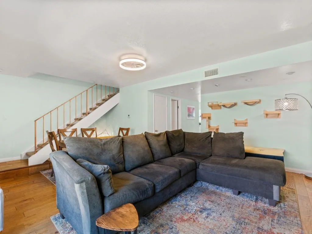 https://cdn.realtyfeed.com/cdn/127/307066708/c4e86d9848f827a6d8f459ac7d4263a8.webp
