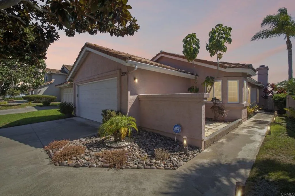 2124 Redwood Crst, Vista, CA 92081 - Main photo, Vista, CA