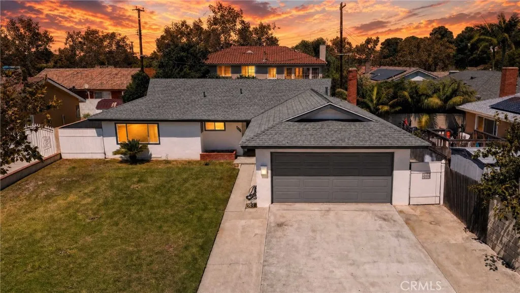 Santa Ana, CA 92704