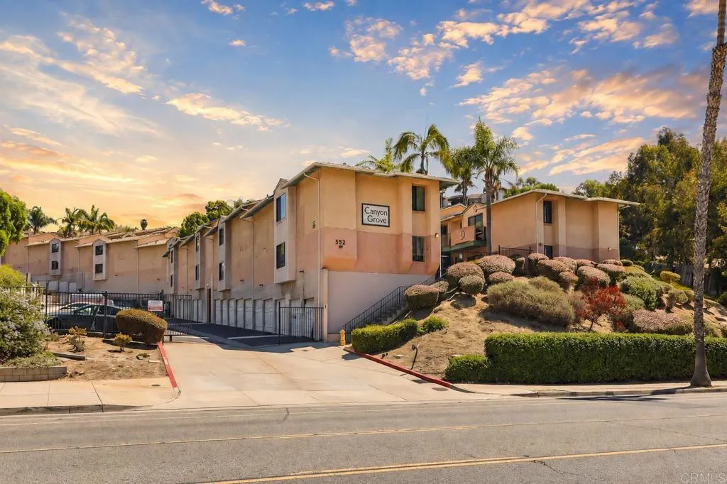 552 Canyon Drive Unit 29, Oceanside, CA 92054 - Main photo, Oceanside, CA
