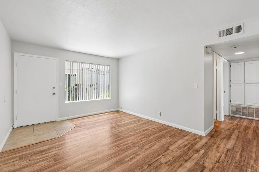 https://cdn.realtyfeed.com/cdn/127/307066856/8e09a63768b6efb7d5b7e121bf8abbed.webp