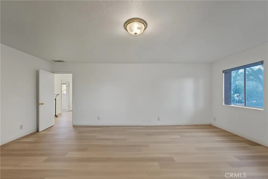 https://cdn.realtyfeed.com/cdn/127/307066892/698cbc6992f76eafcb85b1770608f7a9.webp