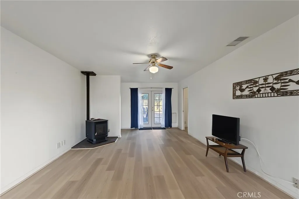 https://cdn.realtyfeed.com/cdn/127/307066892/bdac5058d19b41eecb7439ad1c680aee.webp