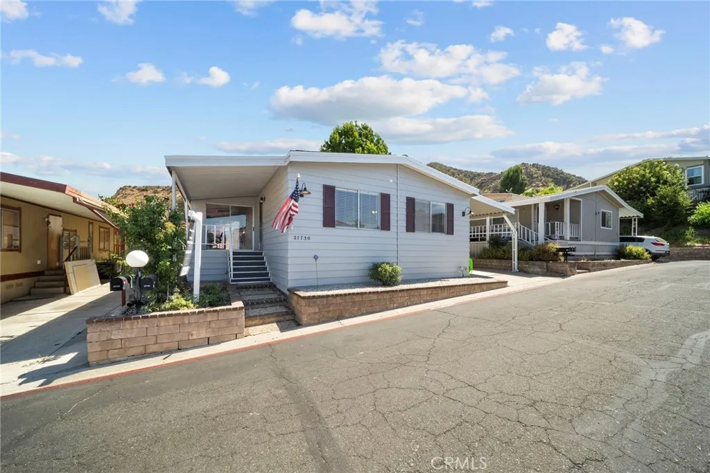 Castaic, CA 91384