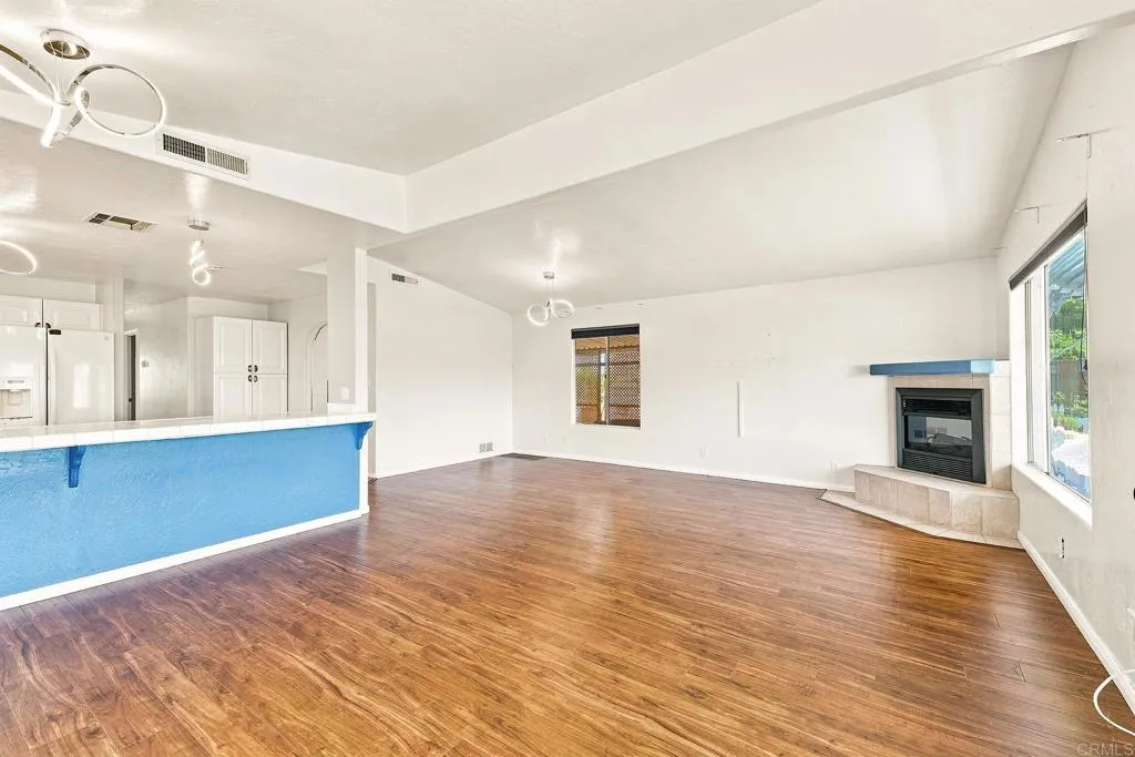 https://cdn.realtyfeed.com/cdn/127/307066915/48a0138d6950afcec22e893eea74f9bc.webp