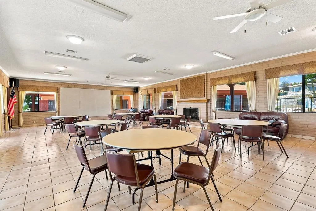 https://cdn.realtyfeed.com/cdn/127/307066915/fe330bf87b810a11f348503b630f35b7.webp