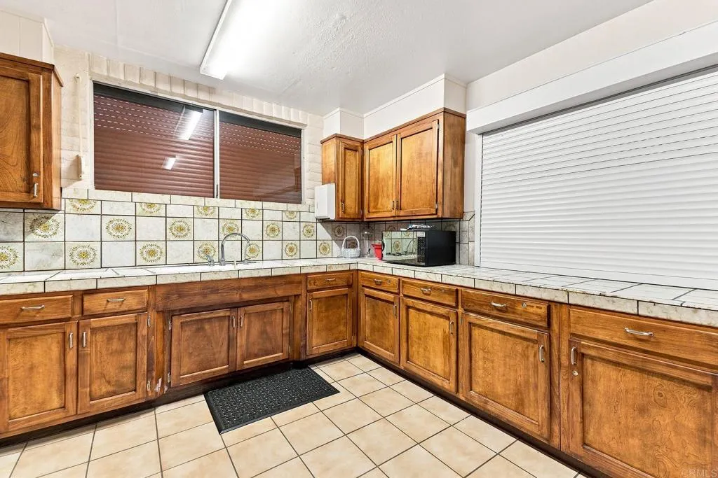 https://cdn.realtyfeed.com/cdn/127/307066915/feaf1c3b9ce25a7c22ef5e1ad59ed9dc.webp