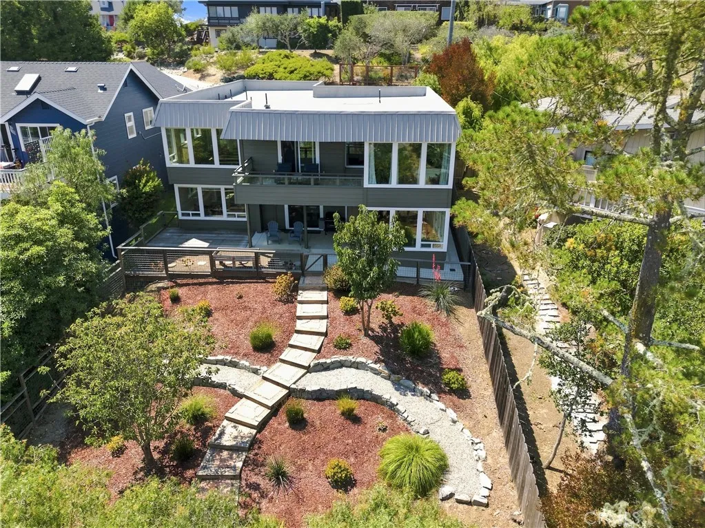 1716 Pineridge Drive