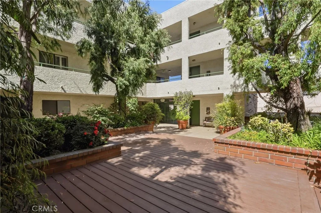 Los Angeles, CA 90066