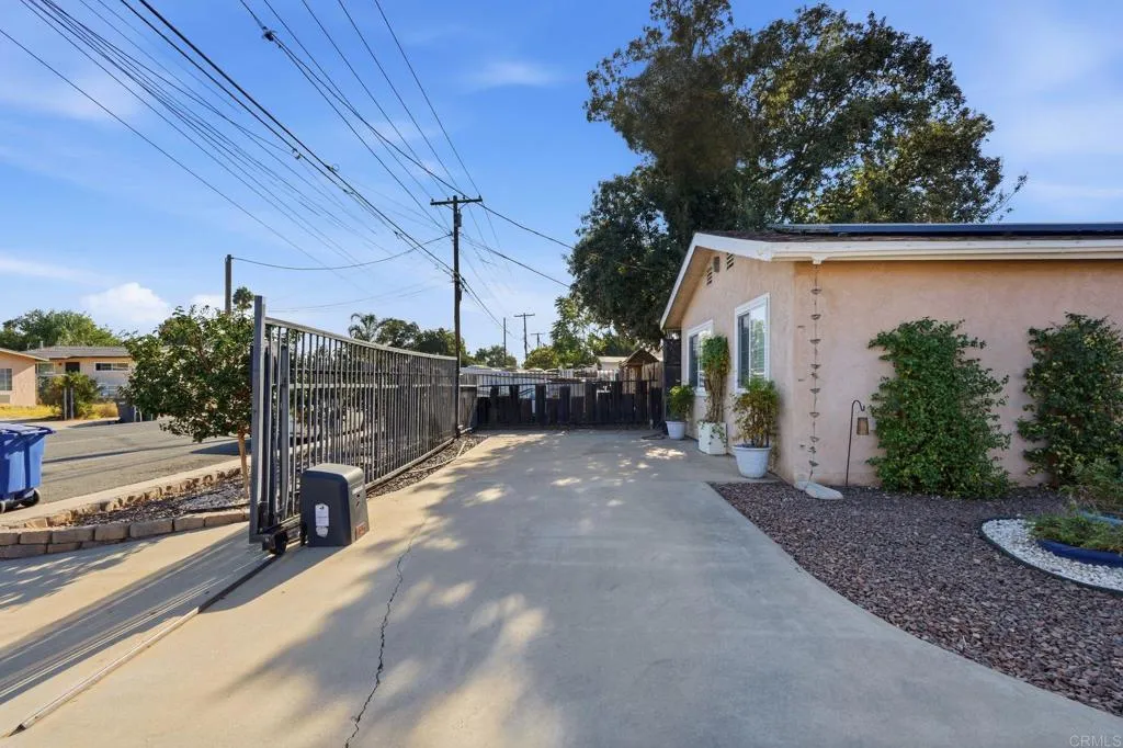 https://cdn.realtyfeed.com/cdn/127/307066947/135fbe7a71f79fc7a276a3043f97f717.webp