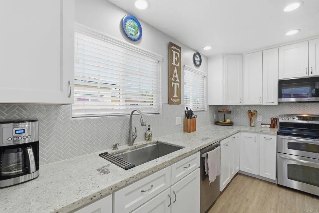 https://cdn.realtyfeed.com/cdn/127/307066947/49c1cdf833b2a39aa29d377493467ab0.webp