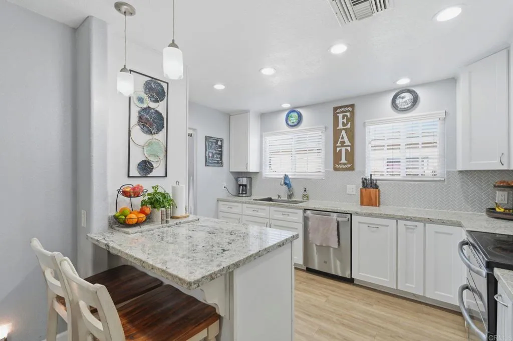 https://cdn.realtyfeed.com/cdn/127/307066947/98a33e7cb4564dc02d122a61be24a60c.webp