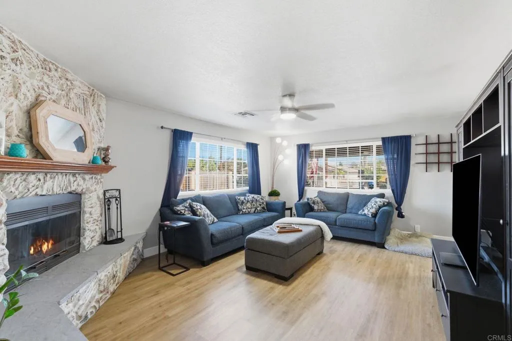https://cdn.realtyfeed.com/cdn/127/307066947/d01b3e7d127fe96053f8a9be260d0638.webp