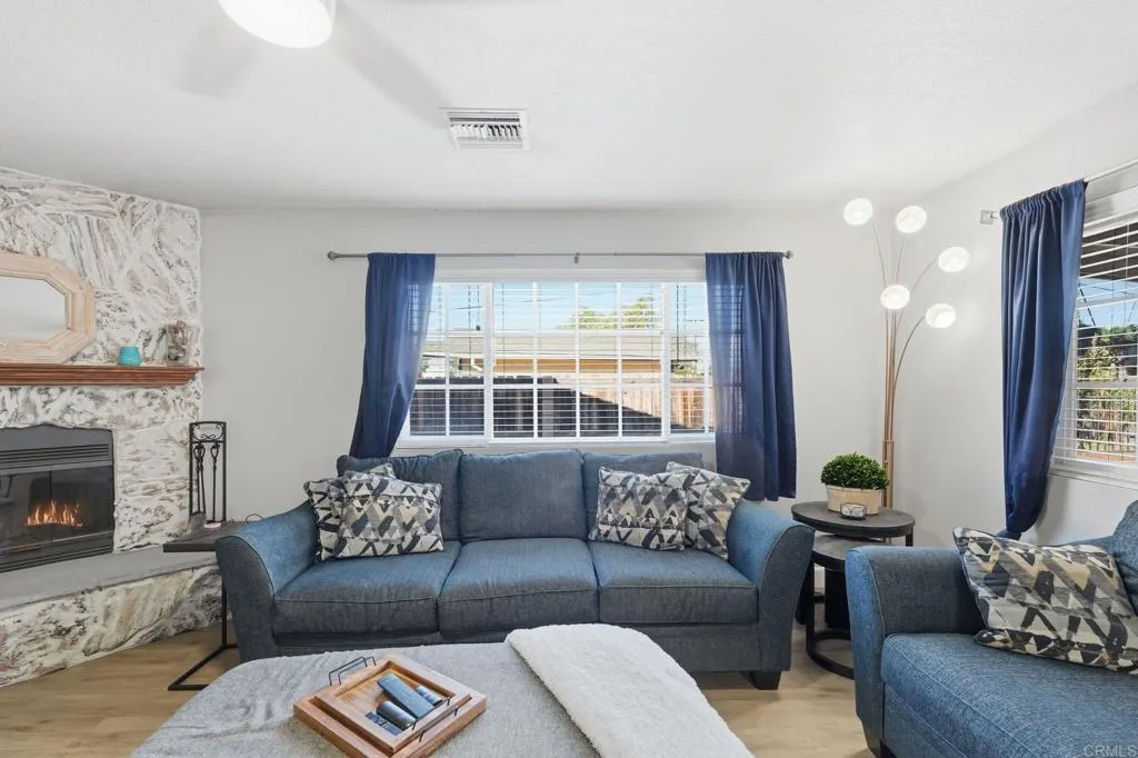 https://cdn.realtyfeed.com/cdn/127/307066947/df8d7c58bde8aae5addfa0a44bdb1f31.webp