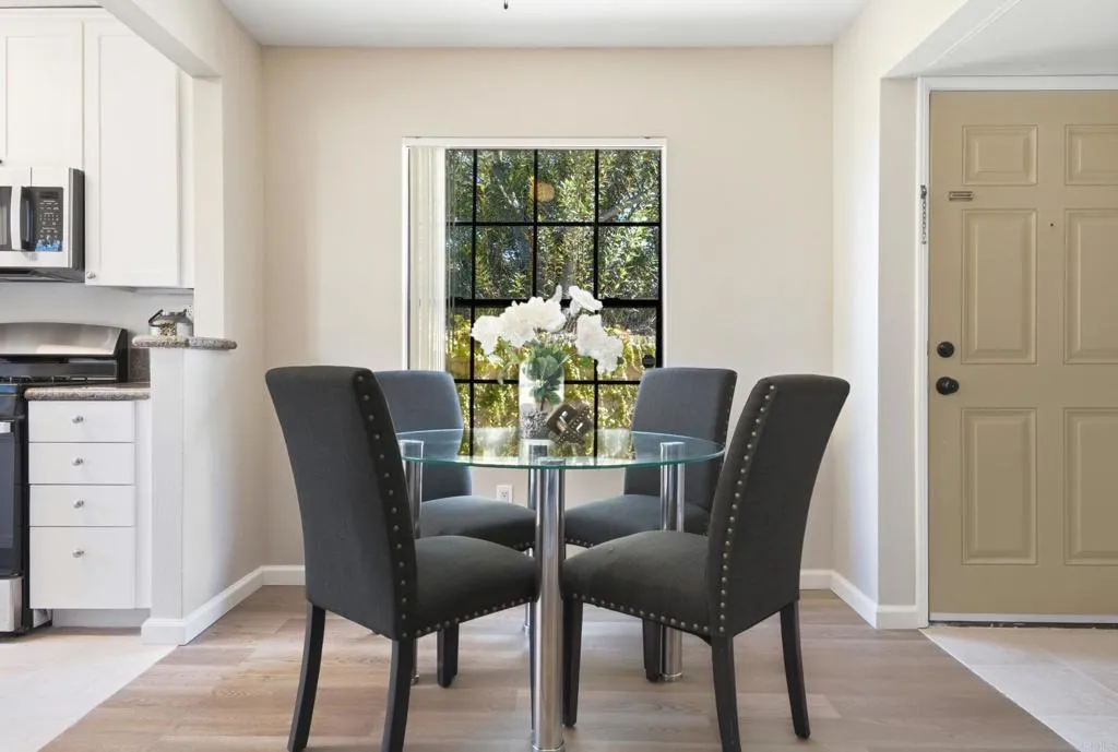 https://cdn.realtyfeed.com/cdn/127/307066950/38dc8ee18d8393377c2ed30db349cba9.webp
