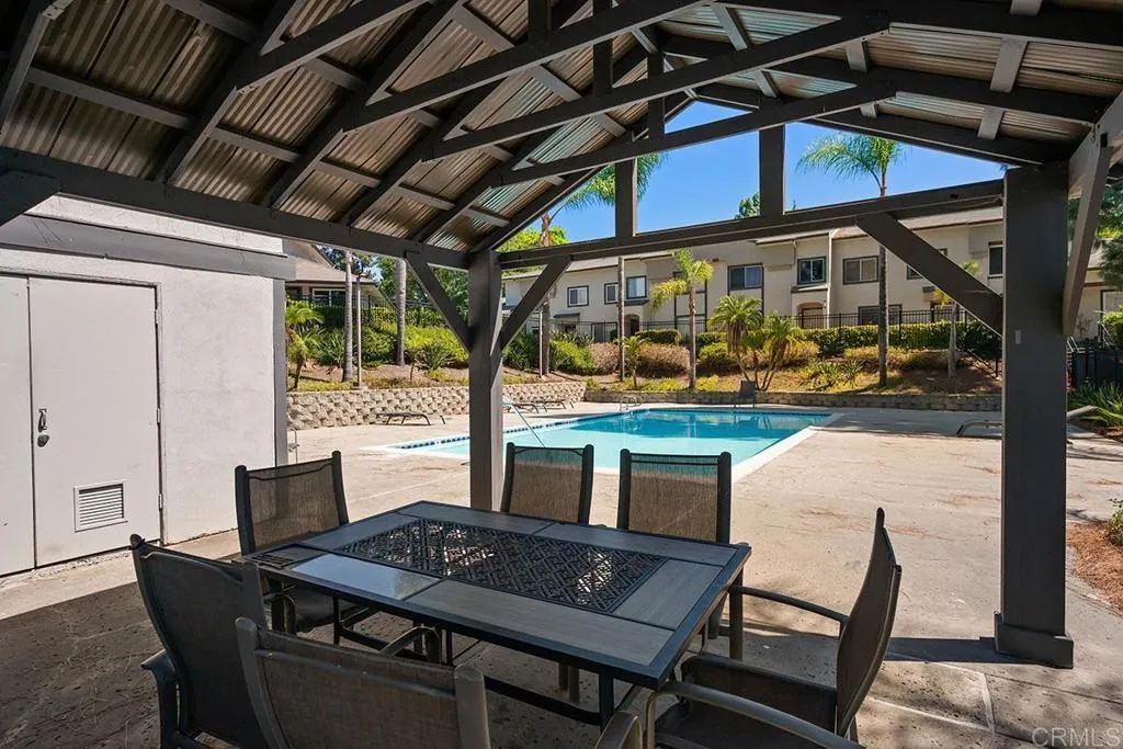 https://cdn.realtyfeed.com/cdn/127/307066953/90c715f6c6b995f564f61eede996af72.webp