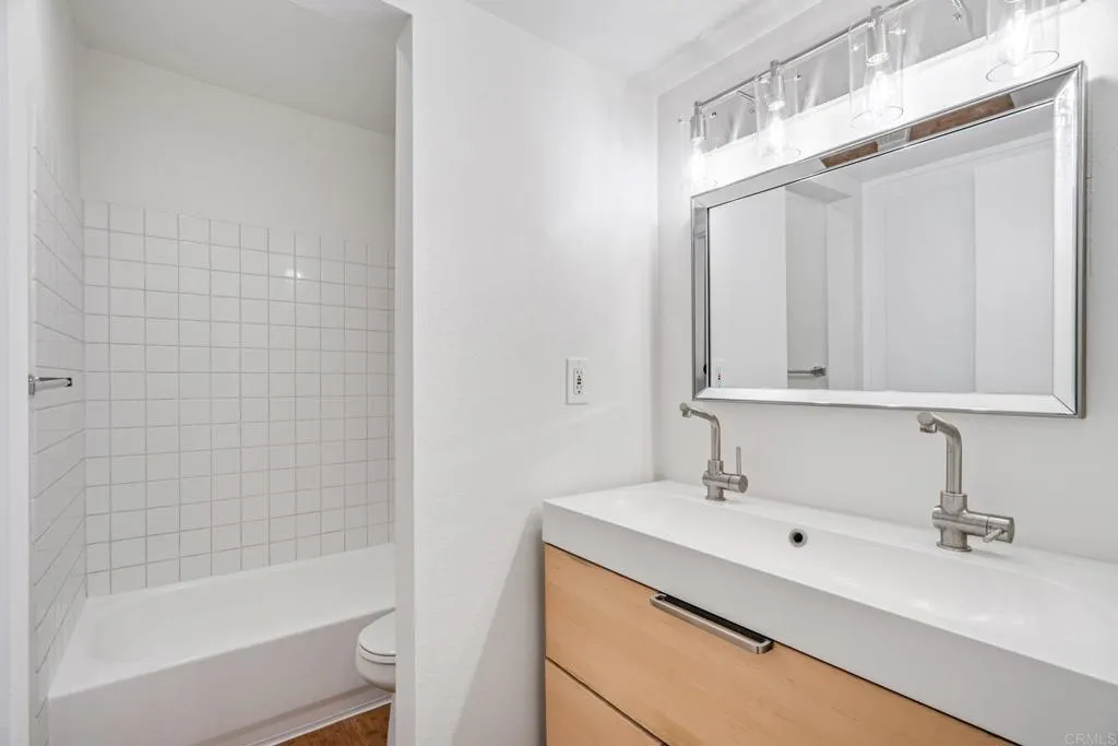 https://cdn.realtyfeed.com/cdn/127/307066954/9ce8587493d392c51af614a0184ceec5.webp