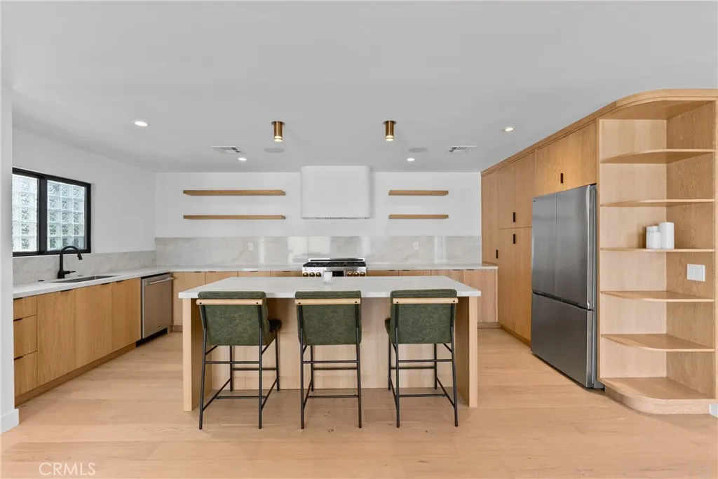 Sherman Oaks, CA 91423