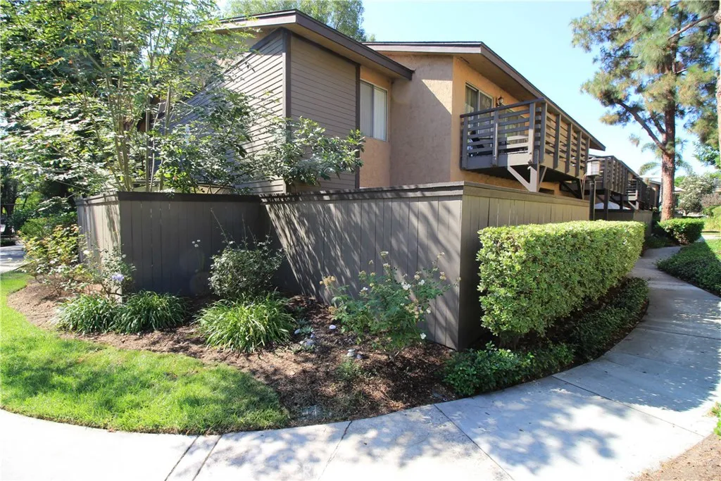 La Habra, CA 90631