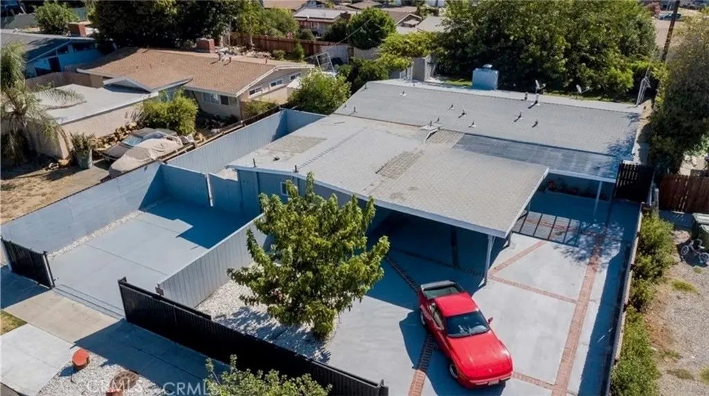 Los Angeles, CA 91335