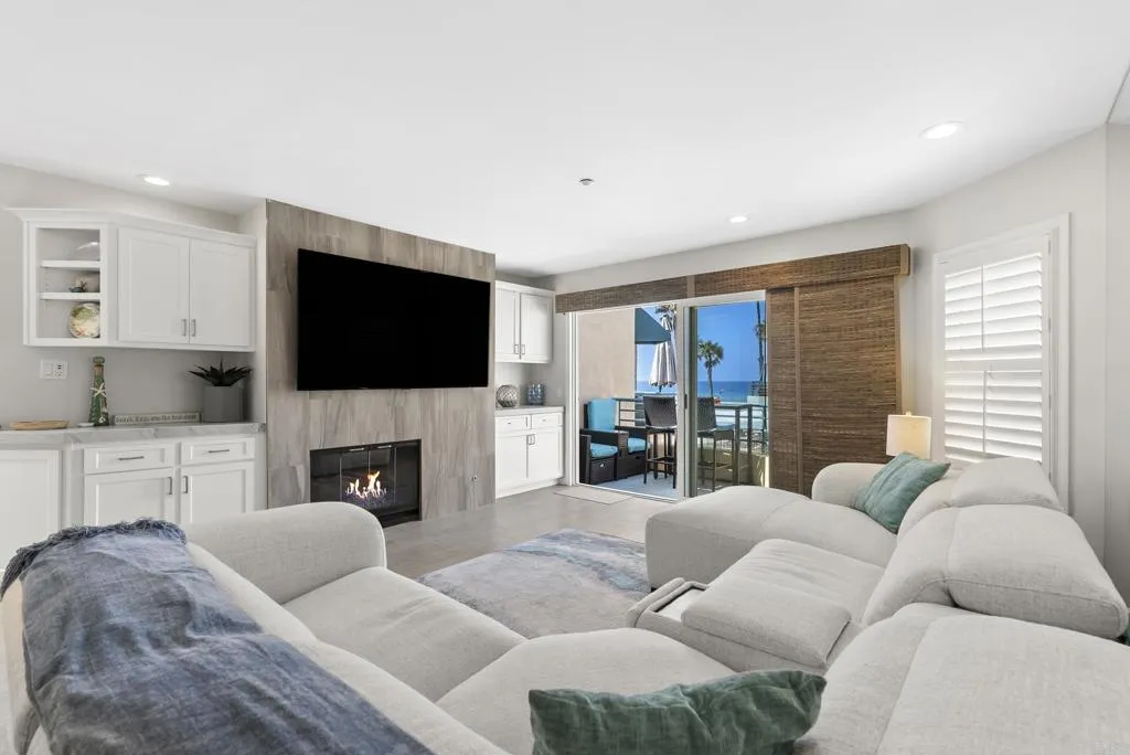 400 N The Strand Unit 4, Oceanside, CA 92054 - Photo 3 of 36, Oceanside, CA