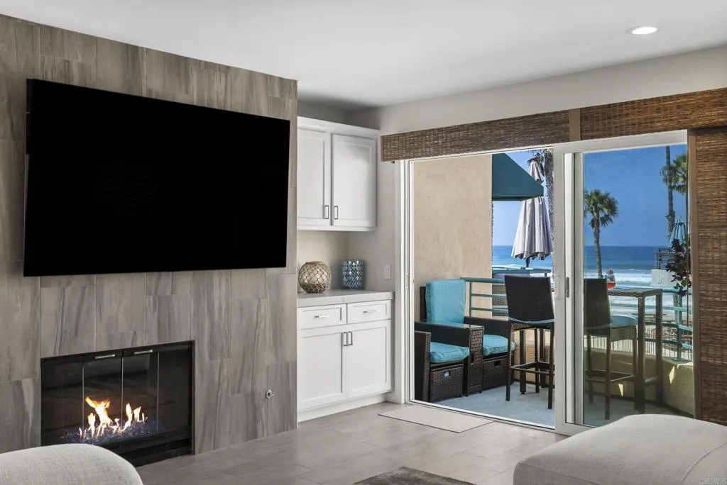 400 N The Strand Unit 4, Oceanside, CA 92054 - Photo 4 of 36, Oceanside, CA