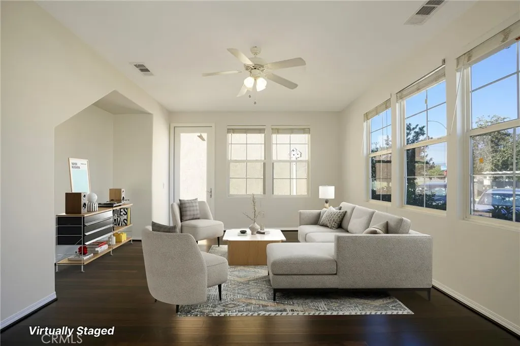 Castaic, CA 91384