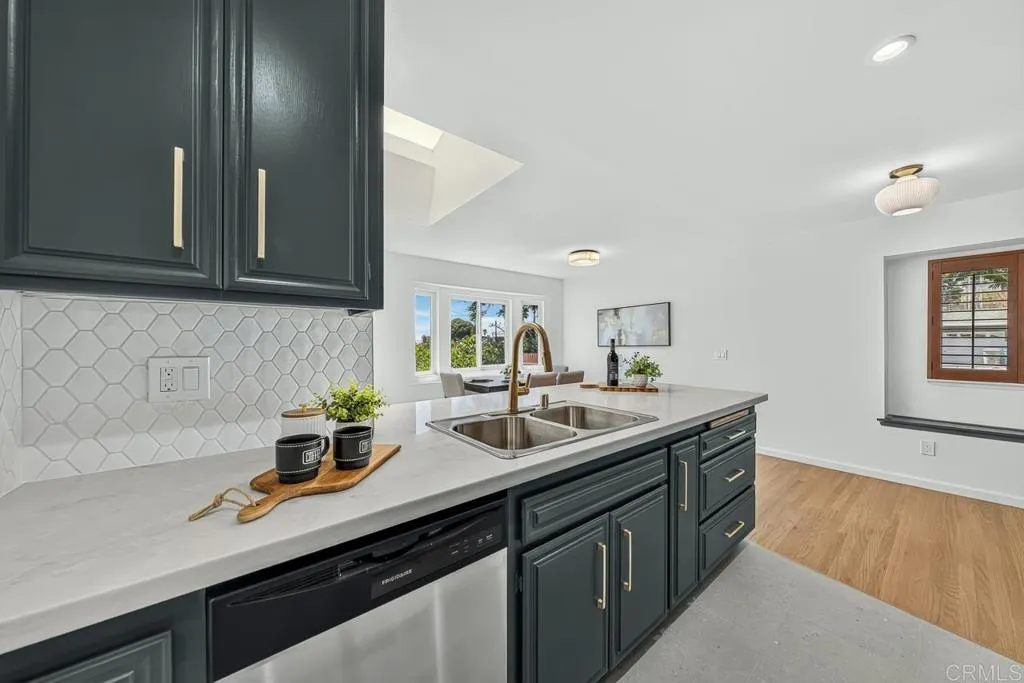 2595 Calle Tres Lomas, San Diego, CA 92139 - Photo 3 of 28, San Diego, CA