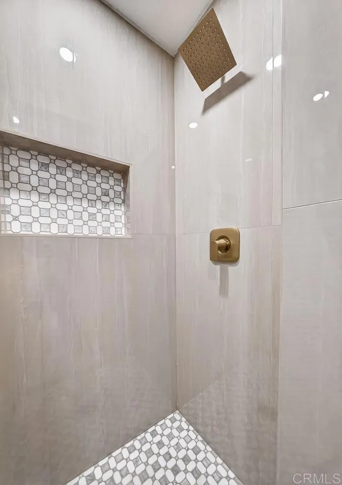 https://cdn.realtyfeed.com/cdn/127/307067077/f21f453e6368396ed484fb93488371cd.webp