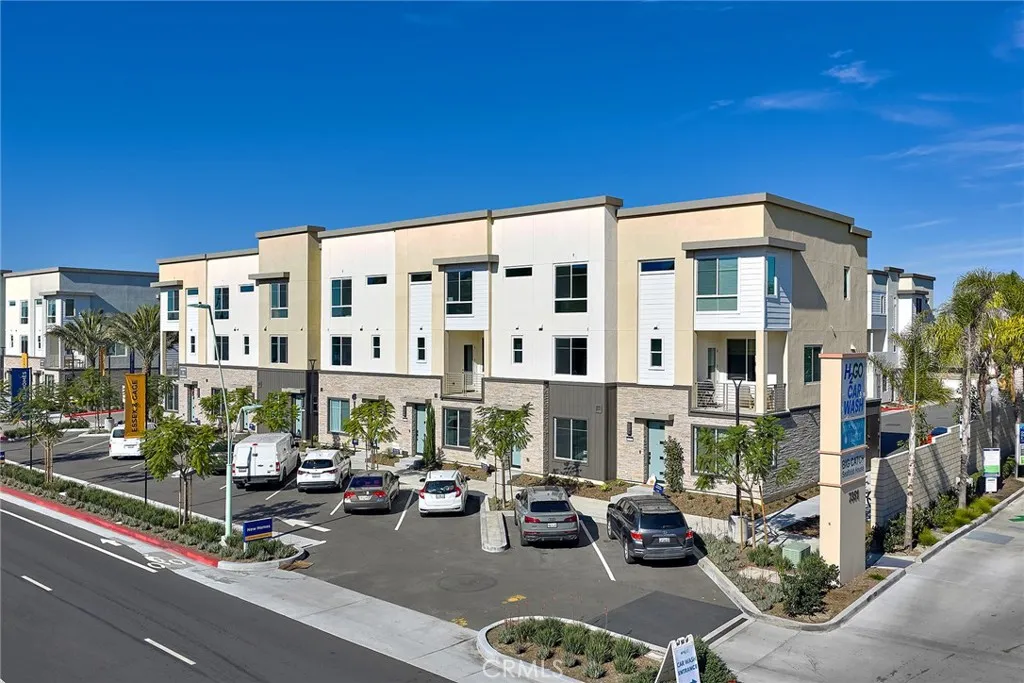 Huntington Beach, CA 92647