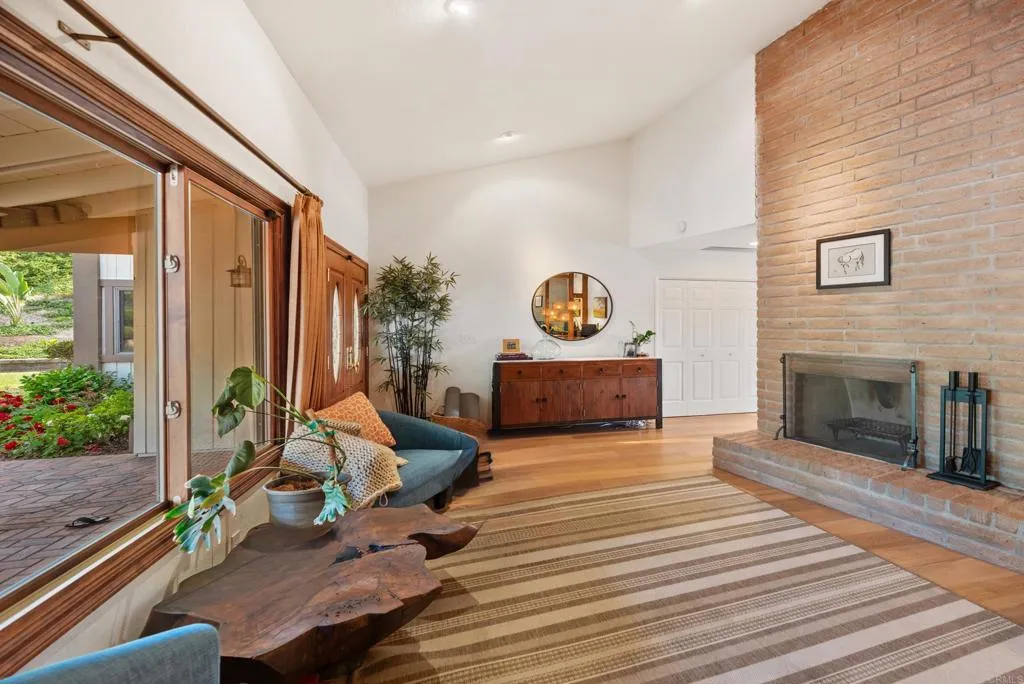 https://cdn.realtyfeed.com/cdn/127/307067098/8ddd03962c0db89f49796fafefa1861c.webp