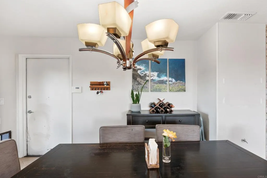 https://cdn.realtyfeed.com/cdn/127/307067098/8e88567c60e3fd5303836f1fa4f60581.webp