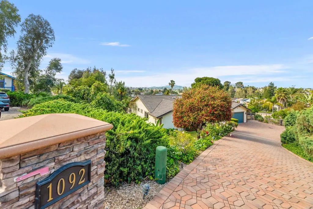 https://cdn.realtyfeed.com/cdn/127/307067098/b1c953f99acf049e61570aee3586ce7e.webp