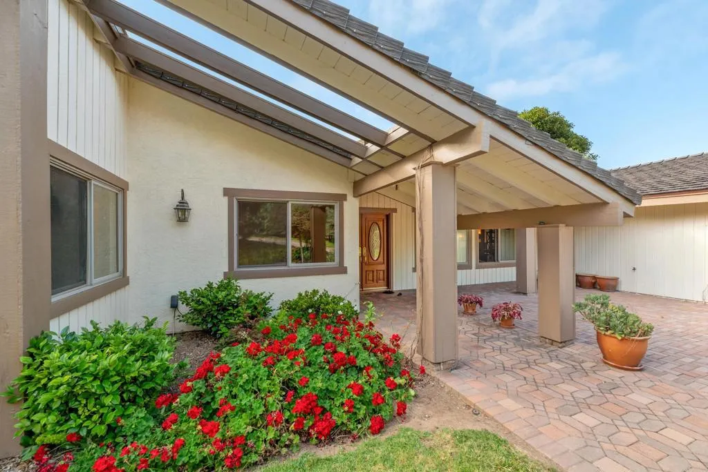 https://cdn.realtyfeed.com/cdn/127/307067098/cae8b2ebe7b0a3be2c2a6a9406c9d9ee.webp