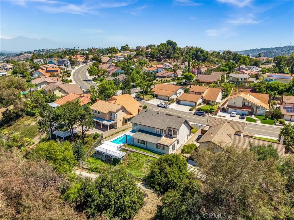 3315 Hawkwood