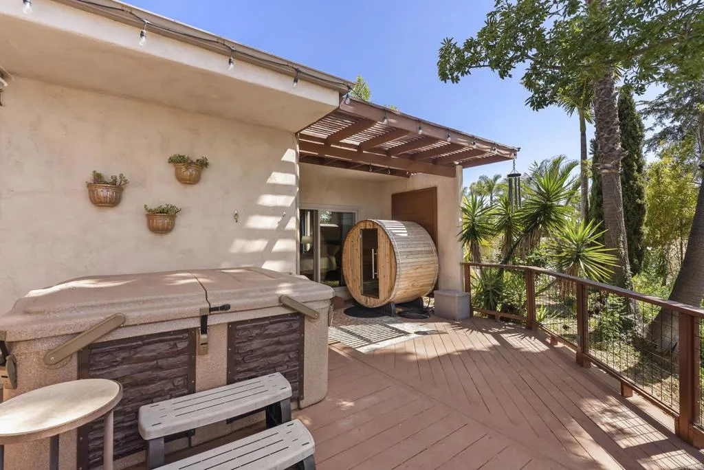https://cdn.realtyfeed.com/cdn/127/307067171/194c1d520bcfc321e33a51b05abb3dec.webp