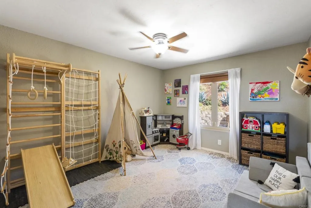 https://cdn.realtyfeed.com/cdn/127/307067171/919ad647b5459baad57208da34a8d862.webp