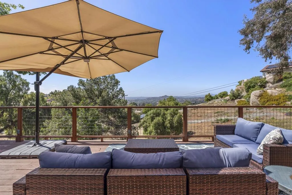https://cdn.realtyfeed.com/cdn/127/307067171/c1e3c318af54855b3dc5c6d60806a5b7.webp
