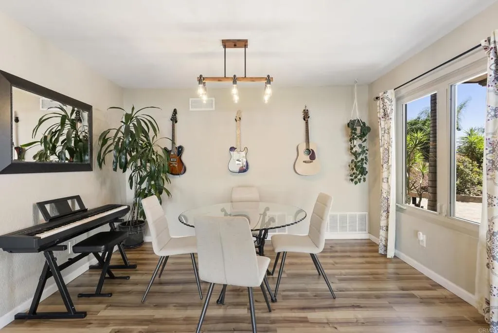 https://cdn.realtyfeed.com/cdn/127/307067171/d36cb0c57a3a7976c30efa7504ed43b7.webp
