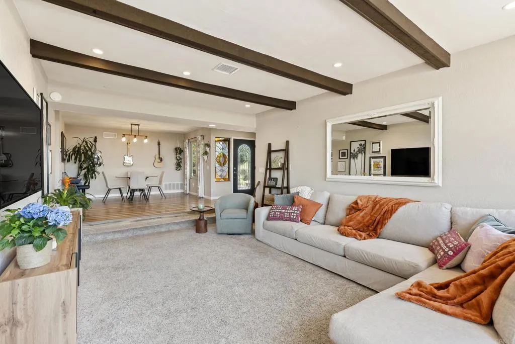 https://cdn.realtyfeed.com/cdn/127/307067171/e66c7b7920b17d871bec30bd3163fdc2.webp
