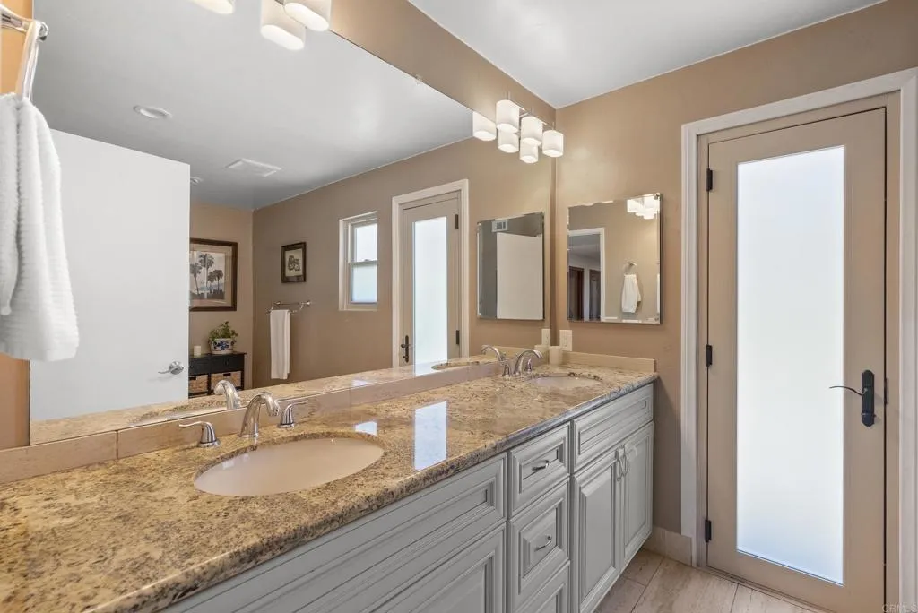 https://cdn.realtyfeed.com/cdn/127/307067171/eb10313da20c81b75f40825a45c7fb5f.webp